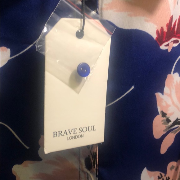 **SOLD**3/$20 Brave Soul Petite Tie front top - Picture 2 of 5